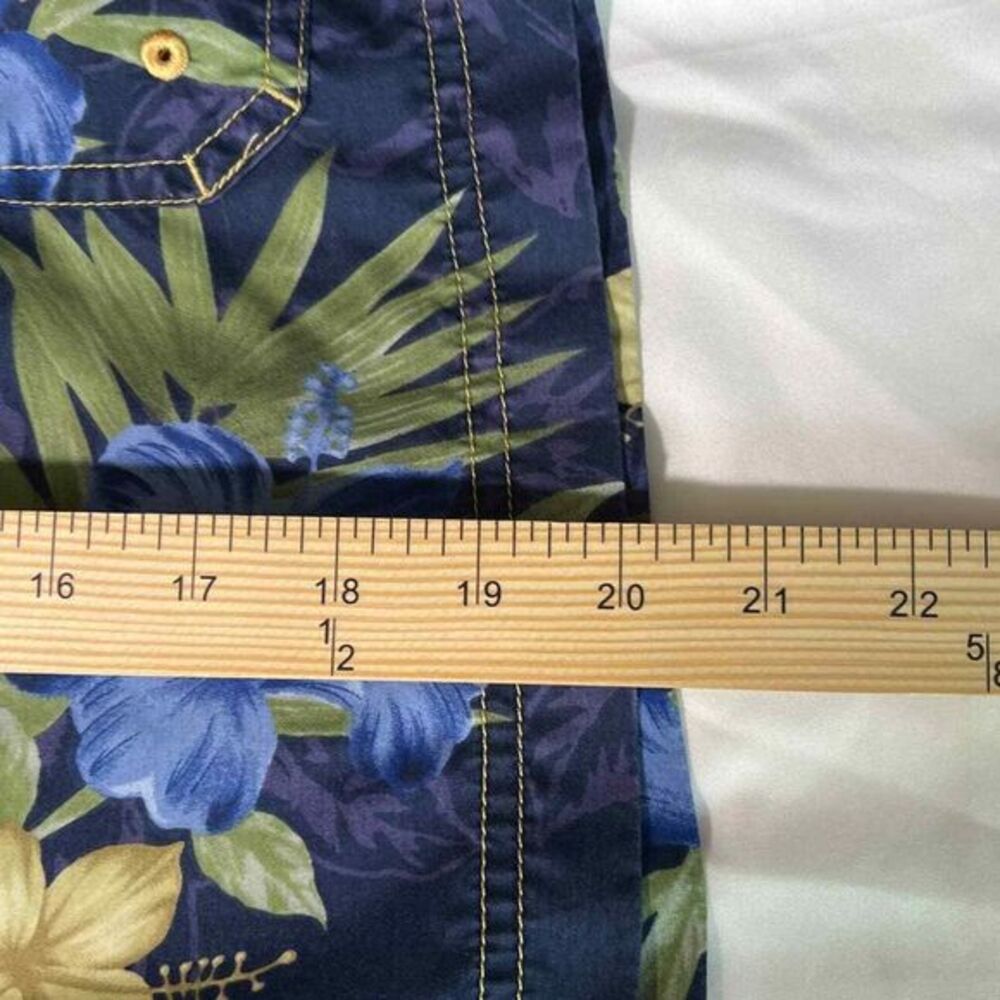 Caribbean Joe Floral Swim shorts Sz L Navy Blue with Blue and Tan flowers. - Picture 10 of 12